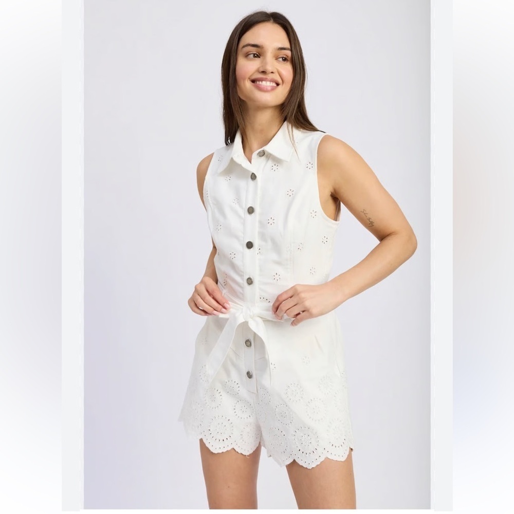 En Saison Isabella Womens Eyelet Denim romper Size S Small